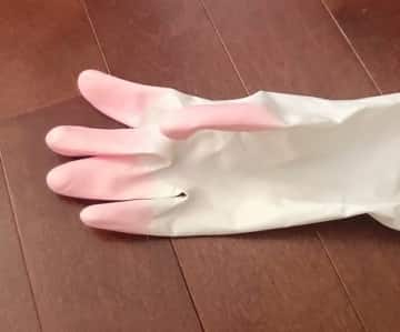 カーペットの猫の毛,ゴム手袋で掃除